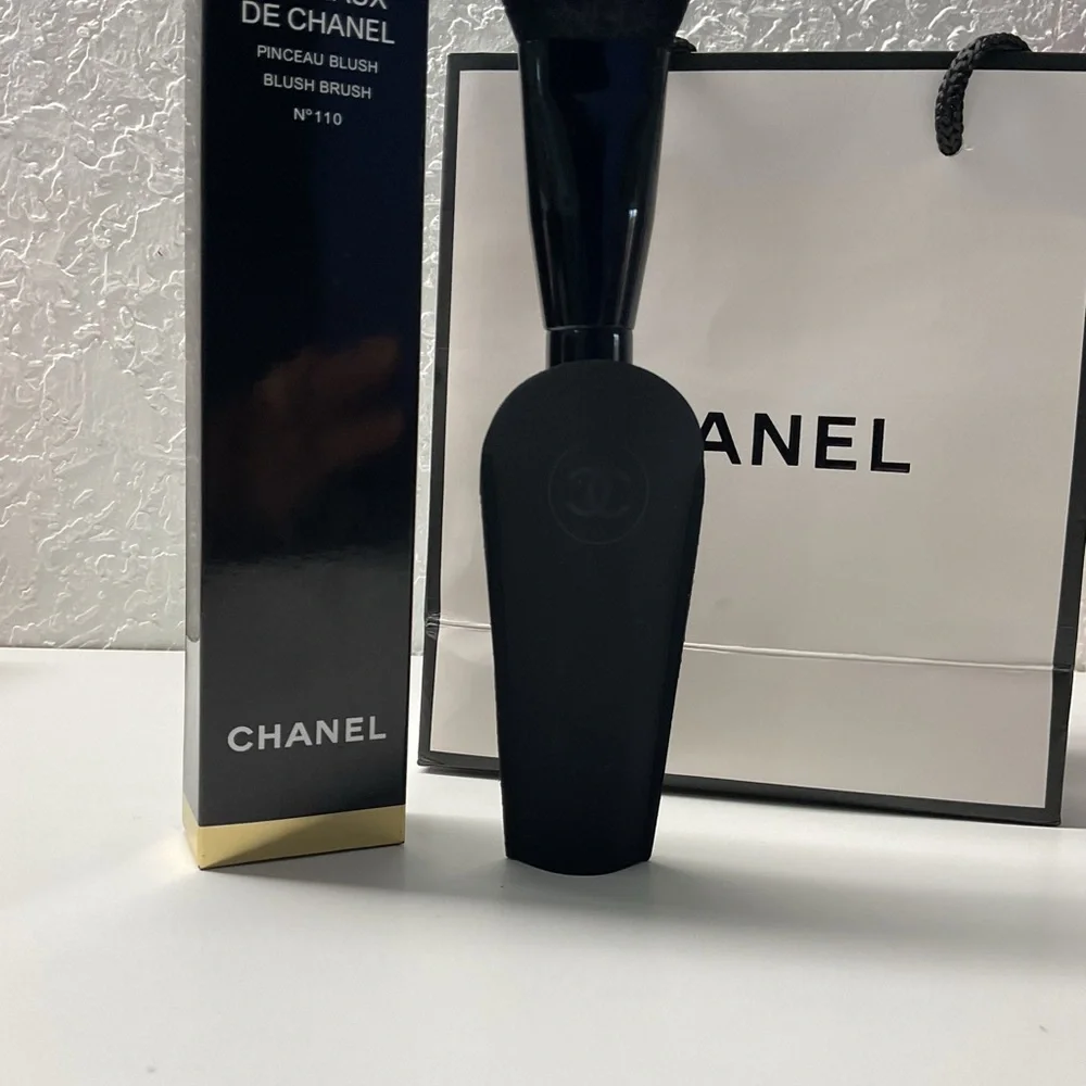 COPY - Chanel Black Makeup Brush